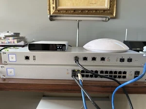 Ubiquiti Networks UniFi Gigabit Managed Switch, Security Gateway, Cloud Key, etc - Photo 1/6