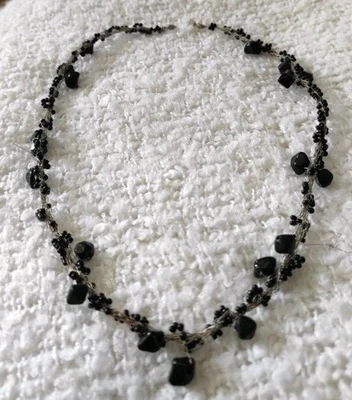 Alte Halskette schwarze Perlen Steine gedrehter Silberdraht 50 cm - Bild 1 von 4