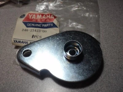 Yamaha DS6 DS7 R5 R5B R5C 1969-72 amortiguador de placa 3 (plateado) nuevo fabricante original 246-23423-00 Foto 1 de 4