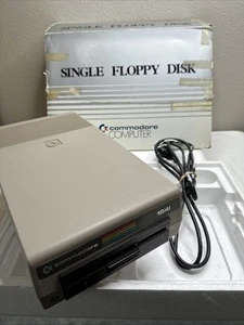VINTAGE COMMODORE 1541 FLOPPY DISC DRIVE - DRIVE KEEPS SPINNING - Picture 1 of 6