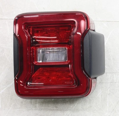 NEW OEM Mopar Passenger Side Tail Light Lamp 68474044AB for Jeep Wrangler 18-26 - Изображение 1 из 4
