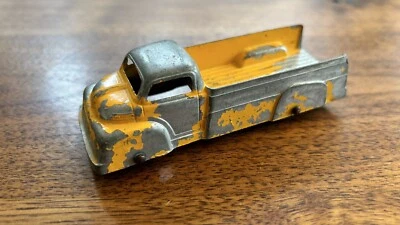 Juguete Tootsie vintage años 40 - camioneta Ford naranja / 4 3/16" de largo Foto 1 de 4