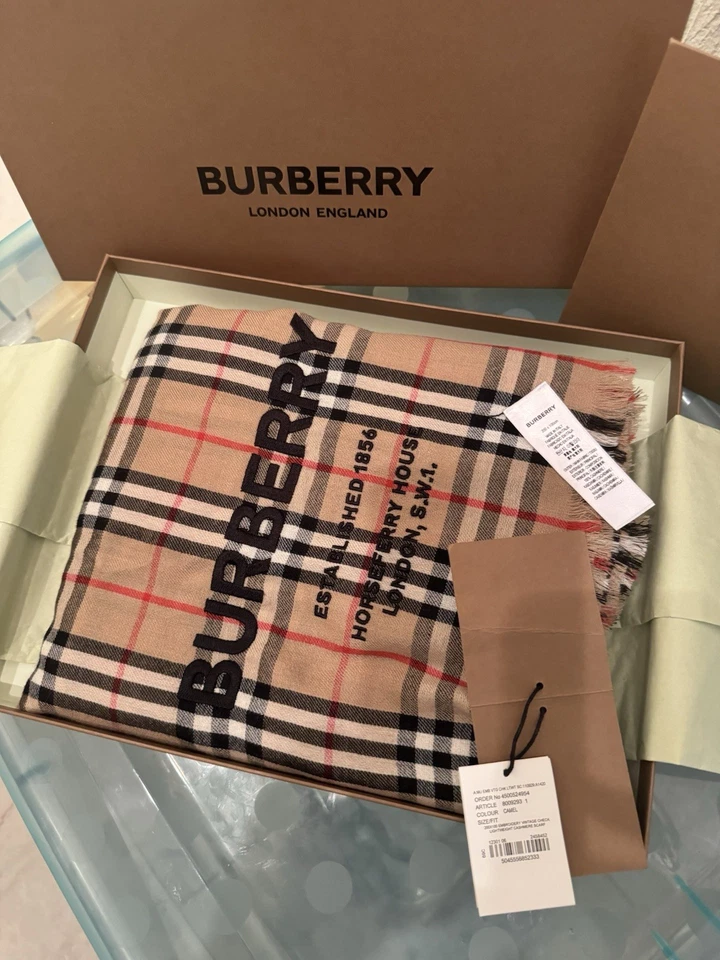 Auténtica bufanda vintage de cachemir a cuadros beige Burberry con logotipo bordado Foto 1 de 4