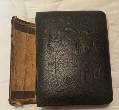 Vintage Holy Bible Holman Self-Explanatory in Original Tongues No Copyright Date - Image 1 of 4