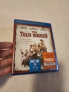 The Train Robbers Blu-ray Warner Bros Pictures Movie with John Wayne New Sealed  - Foto 1 di 2