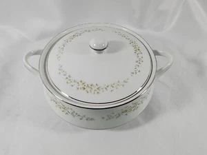 Fine China of Japan Lady Carolyn Round Covered Dish Casserole Bowl with Lid - Picture 1 of 8