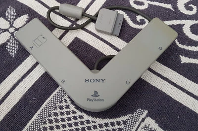 PS1 - Original Sony Multitap Adapter / 4 Spieler Adapter (SCPH-1070) - Bild 1 von 2