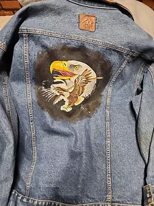 Handgemaltes Kunstwerk auf einer VINTAGE Marlboro JEANSJACKE #MANTEL1 - Bild 1 von 7