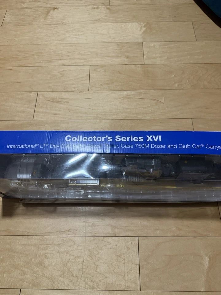 United Rentals Collector’s Series XVI T&T con estuche topadora y bolso de mano Club Car Foto 1 de 4