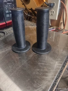 NOS vintage BMX Bicycle grips - Picture 1 of 3