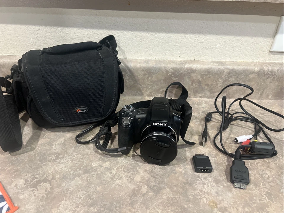 Sony Cybershot DSC-HX1 9.1MP 20x Optical Zoom With Battery No Charger - Image 1 of 4