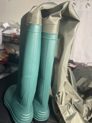 Trudave Chest Waders with Boots, 2-Ply Nylon/PVC Waterproof. Size M5/W7 - Image 1 of 4