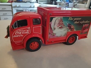 DANBURY MINT 1:24 1950's Coca-Cola Christmas Truck - Picture 1 of 14