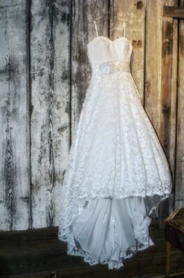 Lace wedding dress size 14 - Image 1 of 4