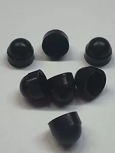 2 x M5 schwarze Abdeckungen für freiliegende Sechskantschraubenmutter 8 mm Schraubenschlüssel - Bild 1 von 2