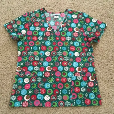 Sz Med Women's Scrub Top SB Scrubs Holiday V-Neck Snowflakes Classic Emerald - Image 1 of 4