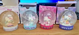 Hello Kitty - Sanrio - Kit 4 Palle in Vetro (PVC) 7cm - Varie Pose - Foto 1 di 11