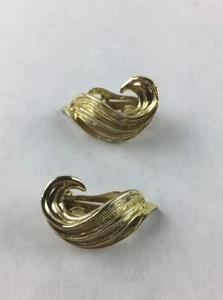 Vintage Clip-on Gold Tone Classic Textured Twist Earrings Costume Jewelry 1 1/4" - Picture 1 of 7