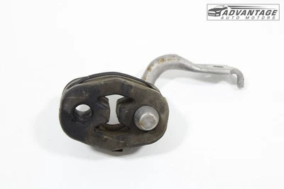 2011-2023 CHRYSLER 300 3.6L V6 ЗАДНИЙ ПРАВЫЙ ВЫХЛОПНОЙ ТРУБЫ ВЕШАЛКА КРЕПЛЕНИЕ КРОНШТЕЙН OEM - Изображение 1 из 4