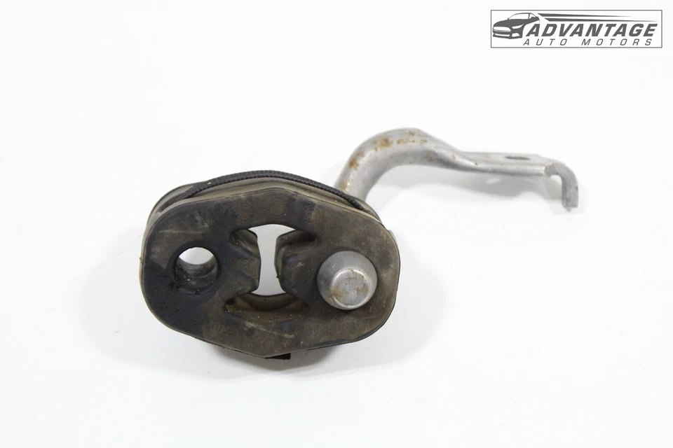 CHRYSLER 300 2011-2023 3,6 L V6 TUBO DE ESCAPE TRASERO DERECHO SOPORTE DE MONTAJE OEM Foto 1 de 4