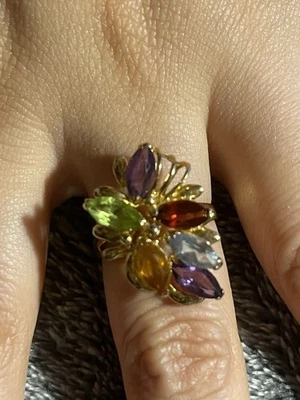 14k Gold Beautiful Ring With 6 Gems - Image 1 of 4