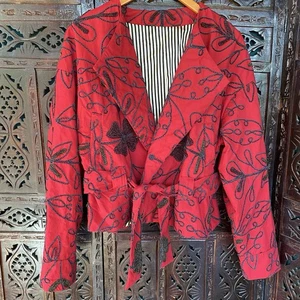Chaqueta De Colección Artesanal Boho Bordada Para Mujer L/XL Floral Granate Arte para Usar - Imagen 1 de 24