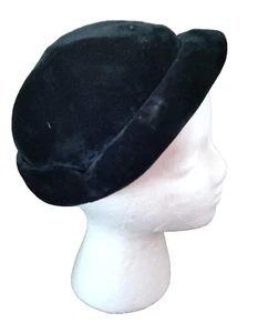 1950s Dark Blue Velvet Hat Size 22 - Picture 1 of 5