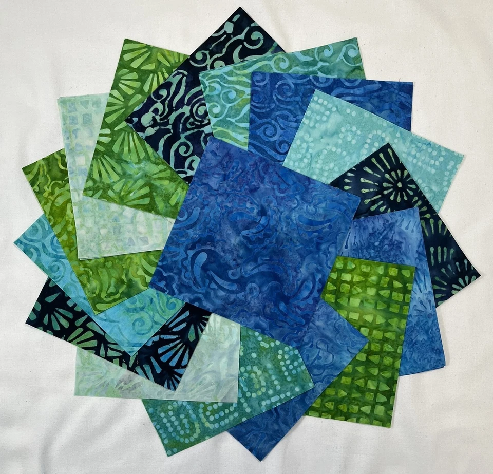 42 cuadrados de 5" ~ batiks estrellas de mar ~ paquete de dijes, azul, verde ~ Wilmington Foto 1 de 2