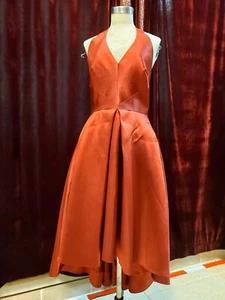 Monique Lhuillier Medium To Long V-Neck Red Dress with Pockets Size 8 - Picture 1 of 9