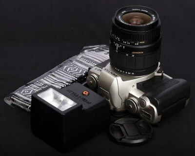 Pentax MZ-5 QD 35mm Film AF SLR + Sigma AF 28-80mm Asph Lens & AF200SA Flash Kit - Image 1 of 4