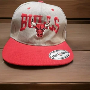 Chicago Bulls NBA Schrift rot verstellbar Snapback Mütze Cap Vintage - Bild 1 von 5