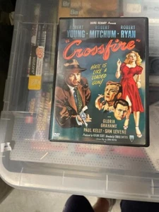 CROSSFIRE : Robert Young / Robert Mitchum vgc dvd region 1 t6060 - Picture 1 of 1