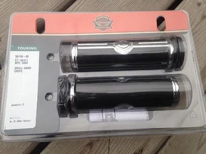 HARLEY NEW OEM  handlebar skull grips touring street electra glide flhr 2008+ - Picture 1 of 4