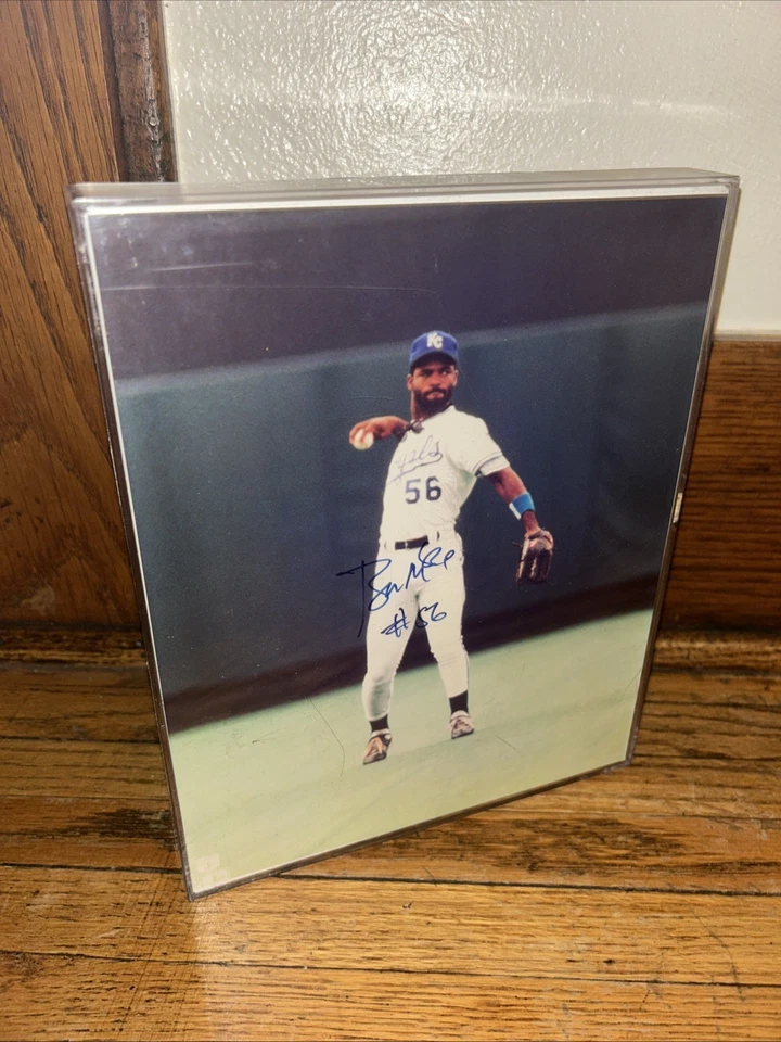 Foto autografada assinada por Kansas City Royals Brian McRae #56 8x10 sem certificado de autenticidade - Imagem 1 de 4