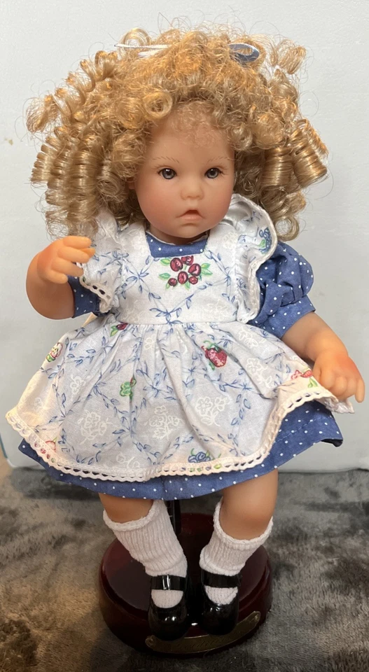 Muñeca Lee Middleton - Ricitos de Oro Lee Middleton Muñecas Originales Inc. 10" Con Soporte Foto 1 de 4