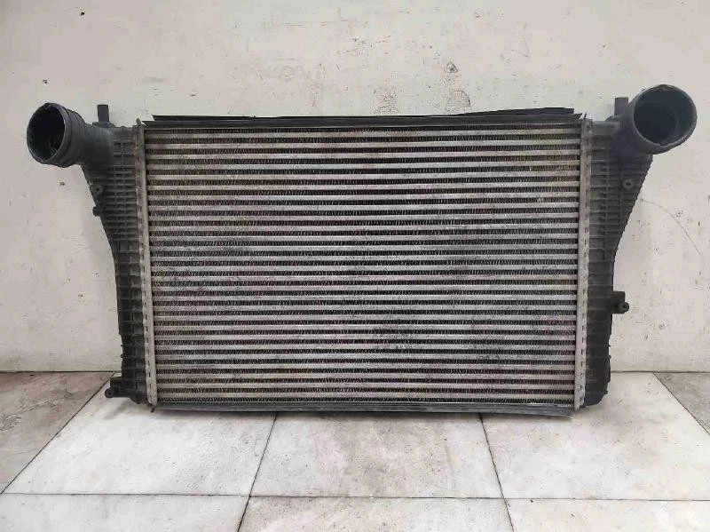 INTERCOOLER OEM 06 07 08 09 10 11 12 13 14 VW GOLF GTI Foto 1 de 4