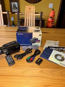 Sony HDR-HC9 HDV Handycam Camcorder Tested with Battery Used And New - Picture 1 of 9