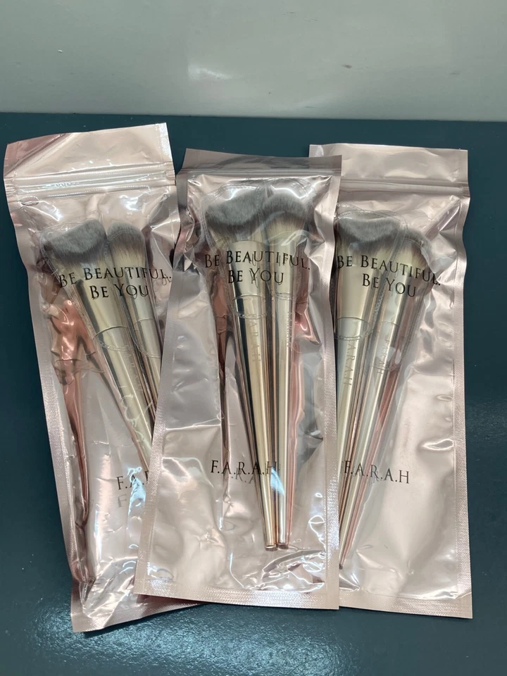 3x Pinceles de Maquillaje FARAH Cepillo de Contorno de Cincel y Cepillo Resaltador Esponjoso (Juego de 2) Foto 1 de 1