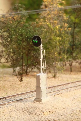 Class 5 HO Scale US&S Model H-2 Fine Scale Searchlight Signal Kit - Image 1 of 4
