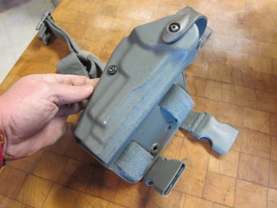 Funda táctica Safariland 6005-73 pierna caída Beretta 92 96 SLS follaje verde derecha Foto 1 de 4