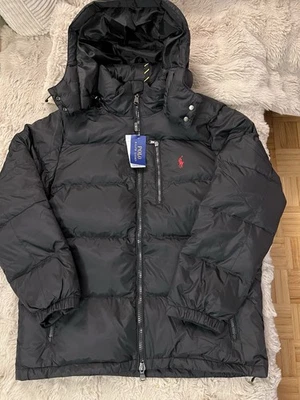 Polo Ralph Lauren – Doudoune Homme Noire Capuche – Logo Rouge – Neuve - Photo 1/4