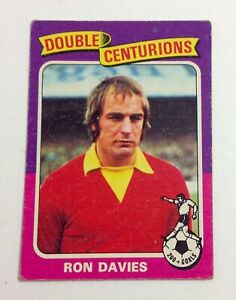 Topps 1975 #64 Manchester United - Ron Davies - English Football / Soccer