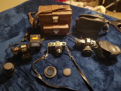 Lot of 3 Pentax K 1000, Canon TC 8000, Canon T 50"Untested" - Image 1 of 4