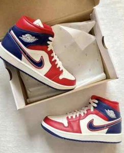NEW Nike Air Jordan 1 Mid SE USA Gym Red Blue White DQ7648 600 - SIZE 6.5 WOMENS - Picture 1 of 10