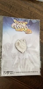 2019 SDCC COMIC CON EXCLUSIVE COMIXOLOGY STONE STAR PIN ON CARD - Picture 1 of 1