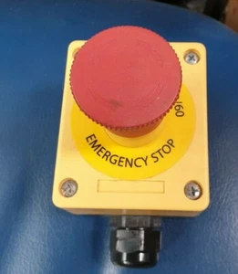 BANNER LOVATO 8L2PP1A5 EMERGENCY STOP (R3S11.5B1) - Imagen 1 de 3