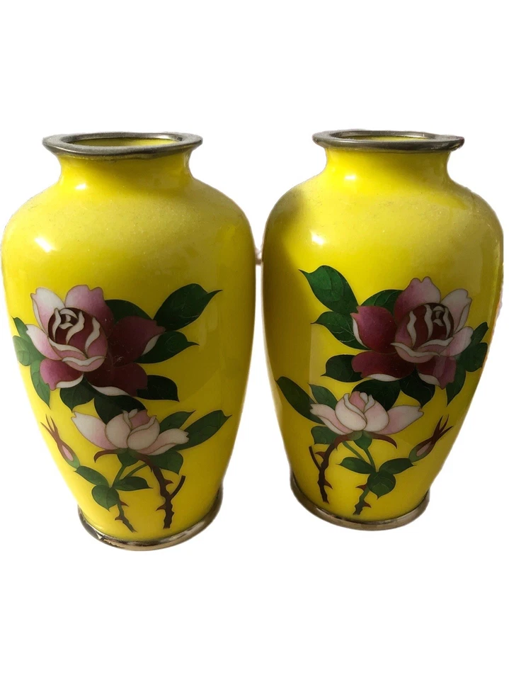 "Un par de jarrones vintage japoneses japoneses Sato Cloisonne - miniatura de 5"" - amarillo - rosas" Foto 1 de 4