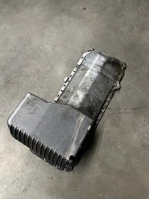 BMW OEM E30 84-92 M20 ENGINE ALUMINUM OIL PAN 11131720754 325 325I 325IS 325E - Image 1 of 3