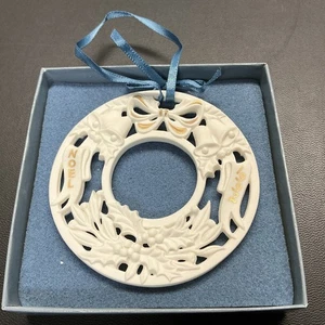 Wedgewood Christmas Wreath 2nd Annual White Jasper Noel 1992 Ornament IOB  - Picture 1 of 8