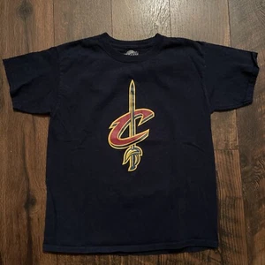 Youth Medium Cleveland Cavaliers Navy T Shirt Crewneck NBA Team Exclusive - Picture 1 of 5